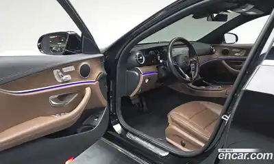 Mercedes-Benz E-Class 2023 2.0 Автомат в Москве № 371964, миниатюра 10