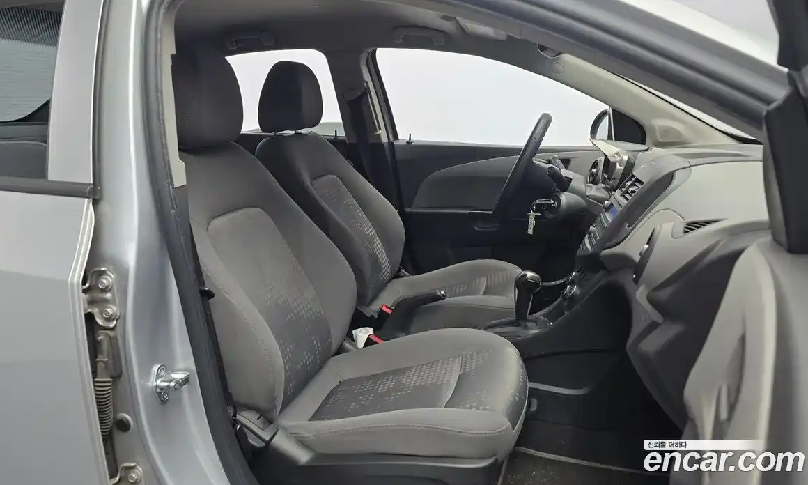 Chevrolet Aveo 2014 1.6 Автомат в Москве № 37787, фото 13