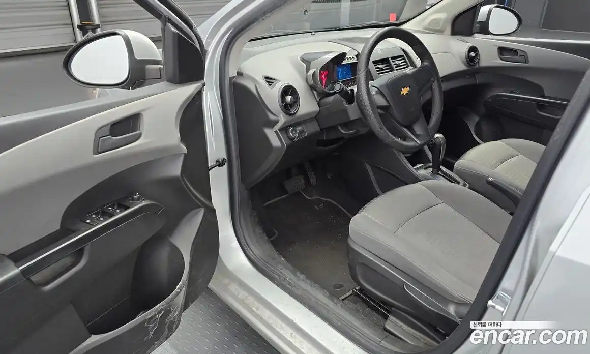 Chevrolet Aveo 2014 1.6 Автомат в Москве № 37787, фото 7