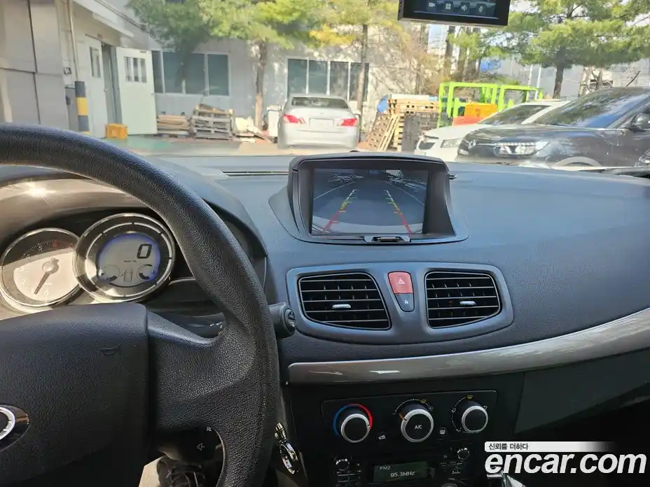 Renault SM3 2014 1.6 Вариатор в Москве № 383717, фото 10