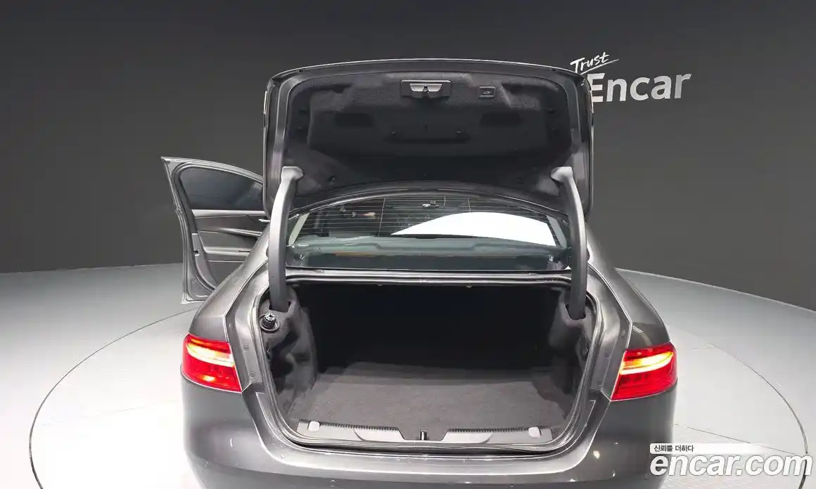 Jaguar XE 2019 2.0 Автомат в Москве № 385931, фото 20