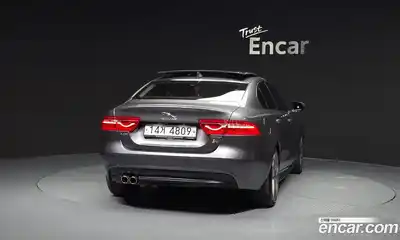 Jaguar XE 2019 2.0 Автомат в Москве № 385931, миниатюра 4