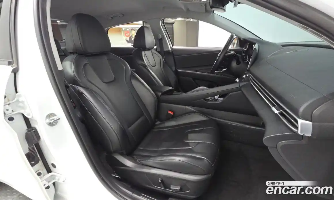 Hyundai Avante 2023 1.6 Автомат в Москве № 5360, фото 11