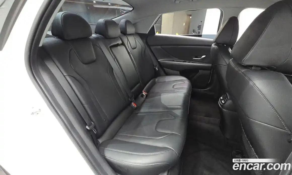 Hyundai Avante 2023 1.6 Автомат в Москве № 5360, фото 12