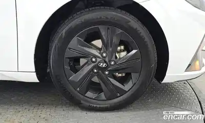 Hyundai Avante 2023 1.6 Автомат в Москве № 5360, миниатюра 5