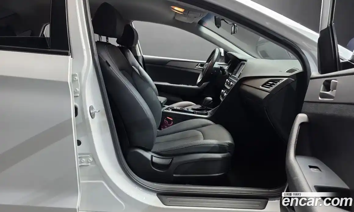 Hyundai Sonata 2019 2.0 Автомат в Москве № 10517, фото 17