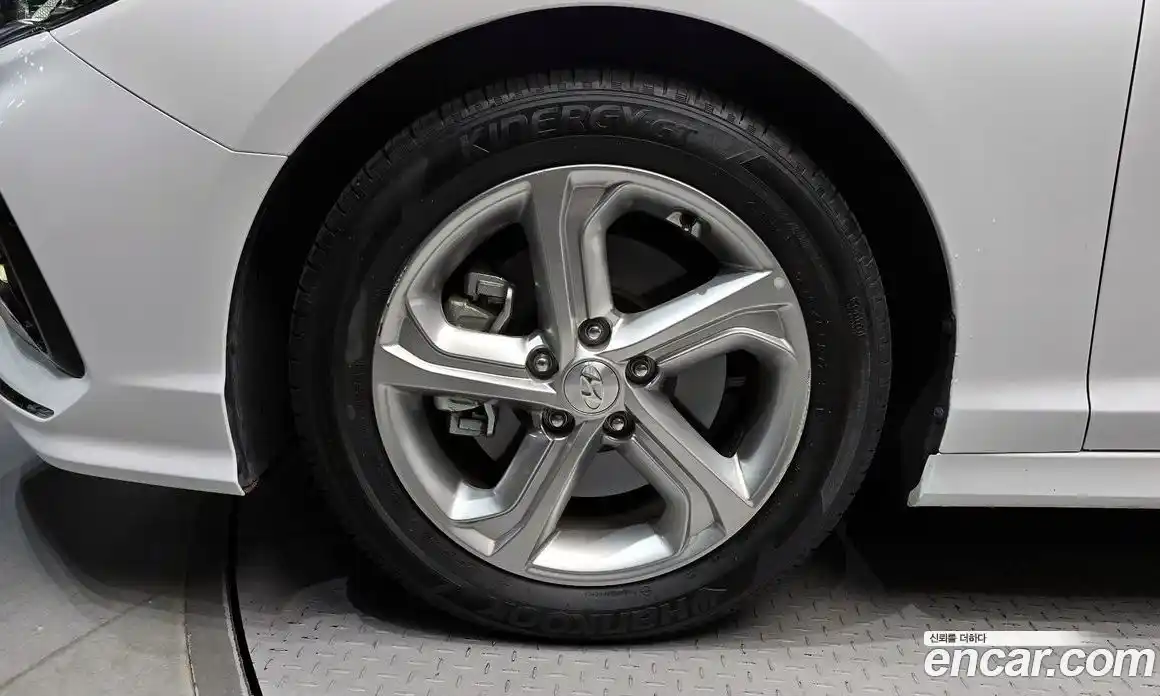 Hyundai Sonata 2019 2.0 Автомат в Москве № 10517, фото 5