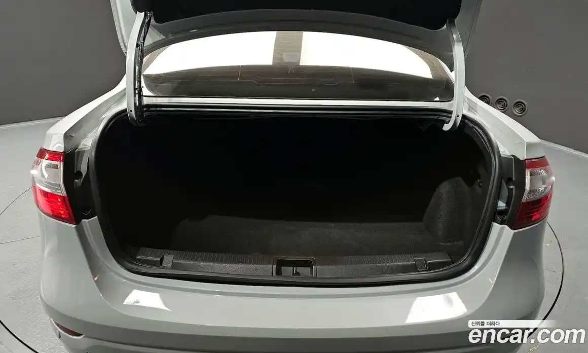 Renault SM3 2018 1.6 Автомат в Москве № 106427, фото 9