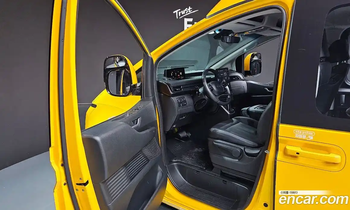 Hyundai Staria 2023 3.5 Автомат в Москве № 107672, фото 12