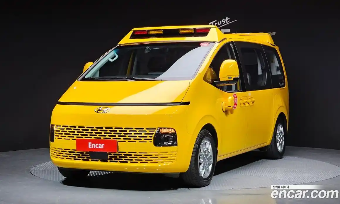 Hyundai Staria 2023 3.5 Автомат в Москве № 107672, фото 5