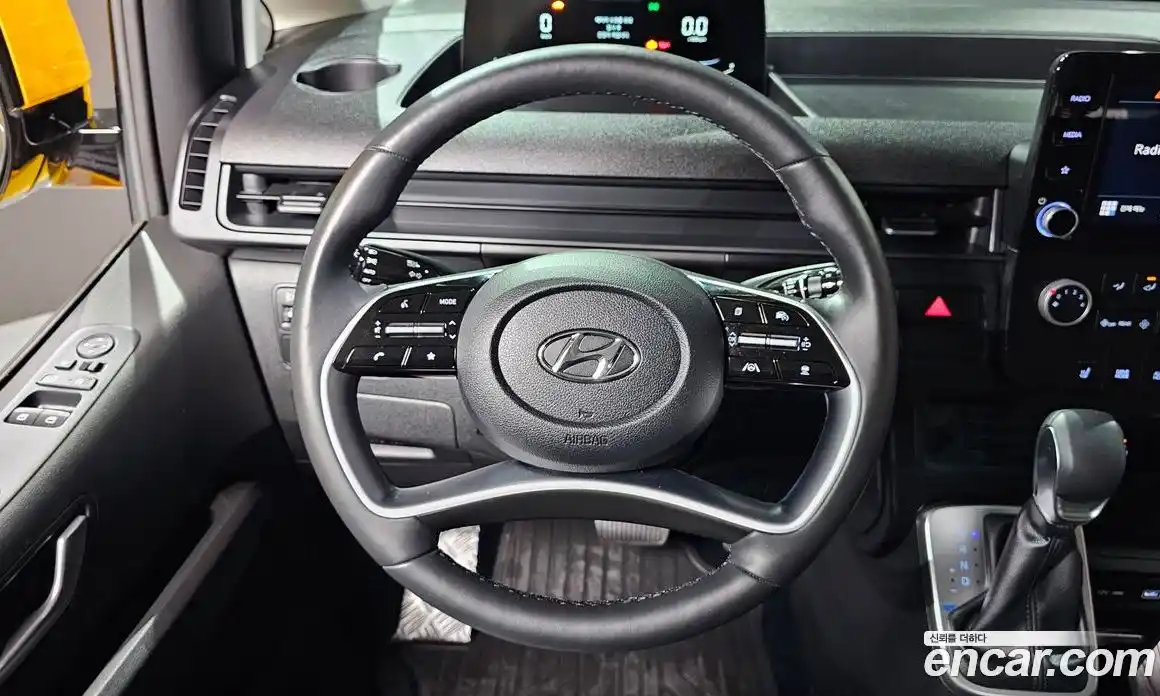 Hyundai Staria 2023 3.5 Автомат в Москве № 107672, фото 9