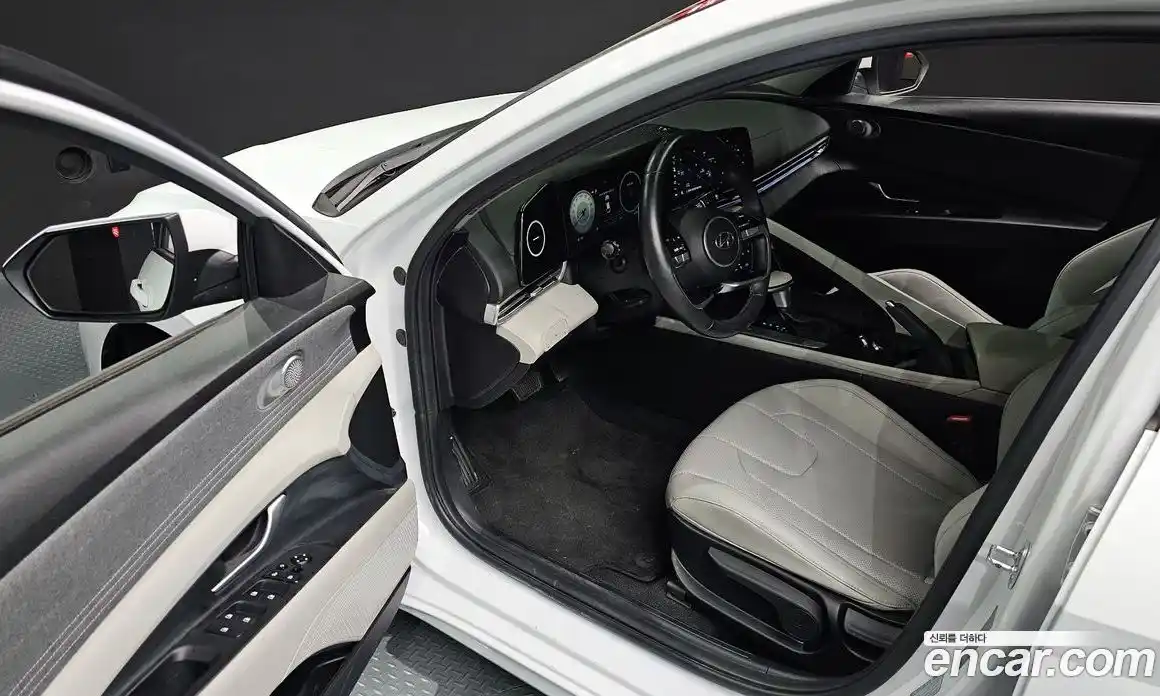 Hyundai Avante 2022 1.6 Автомат в Москве № 110965, фото 1