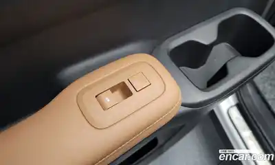 Hyundai Santa Fe 2024 1.6 Автомат в Москве № 131032, миниатюра 10