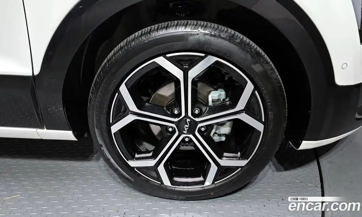 Kia Niro 2022 1.6 Автомат в Москве № 131874, фото 5