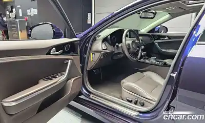 Kia Stinger 2018 2.0 Автомат в Москве № 133747, миниатюра 4