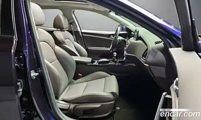 Kia Stinger 2018 2.0 Автомат в Москве № 133747, миниатюра 8