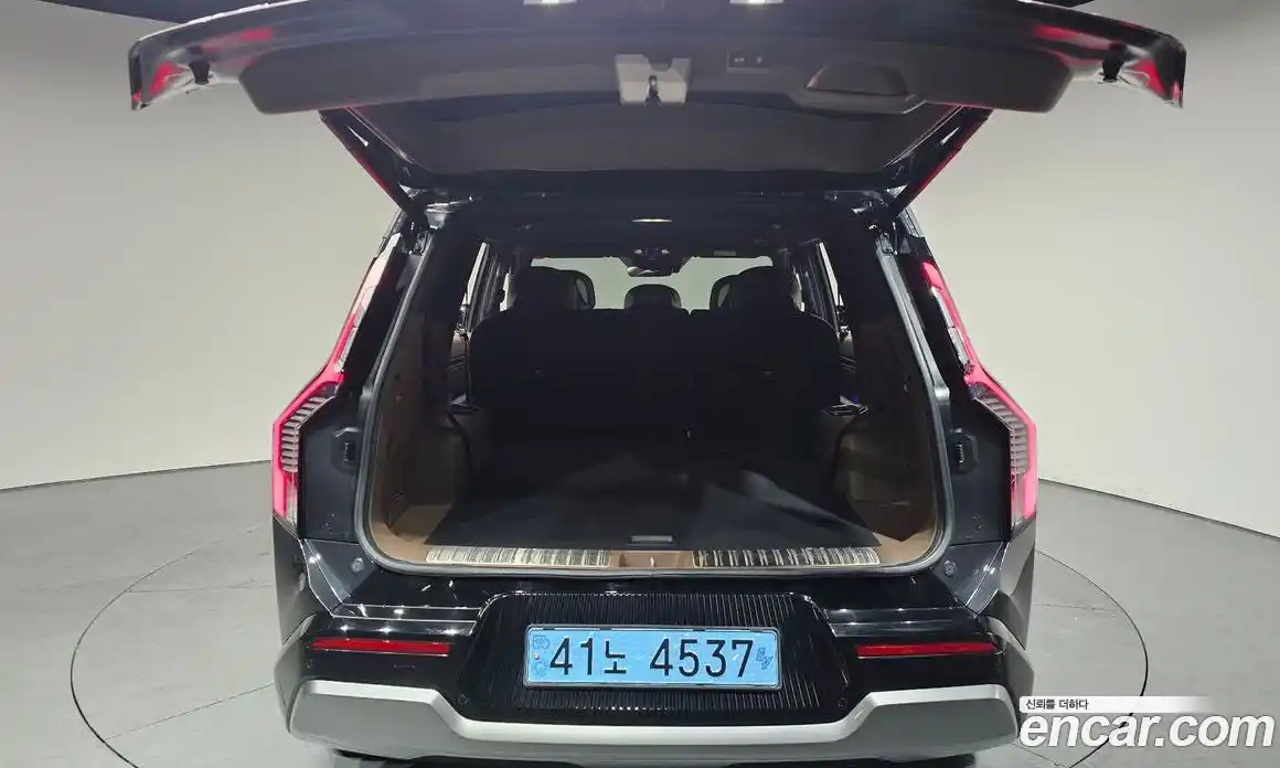 Kia EV9 2024 0.2 Автомат в Москве № 134150, фото 8