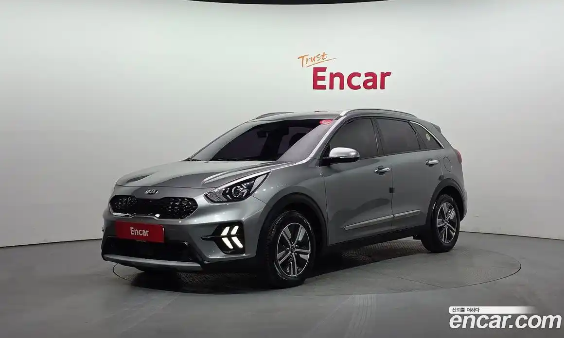 Kia Niro 2020 1.6 Автомат в Москве № 134242, фото 13