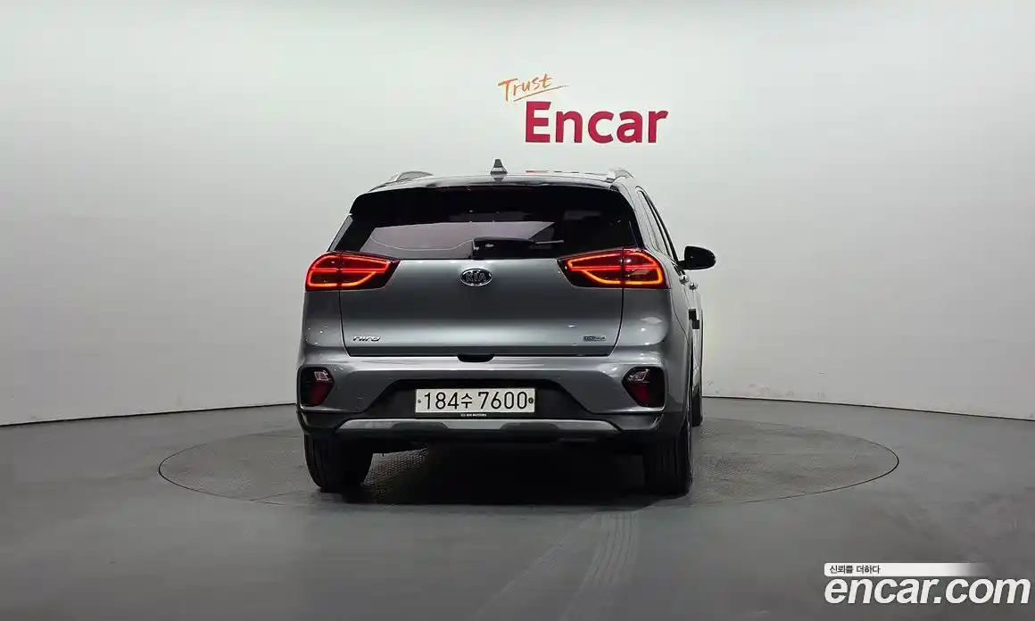 Kia Niro 2020 1.6 Автомат в Москве № 134242, фото 17