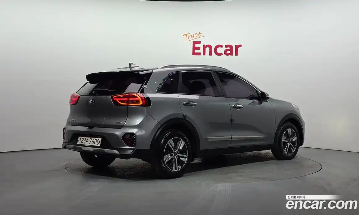 Kia Niro 2020 1.6 Автомат в Москве № 134242, фото 3