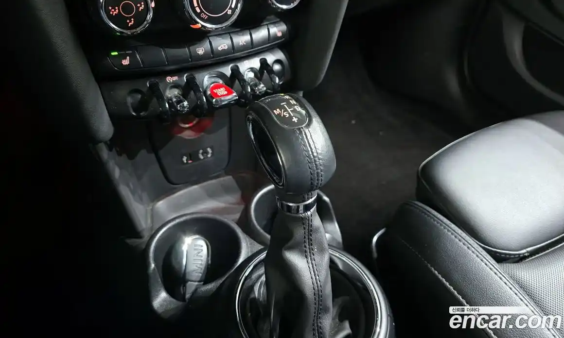 Mini Cooper 2016 1.5 Автомат в Москве № 135911, фото 11