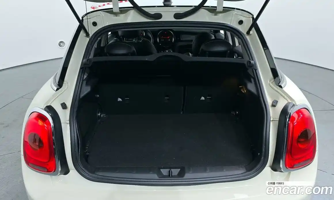 Mini Cooper 2016 1.5 Автомат в Москве № 135911, фото 13