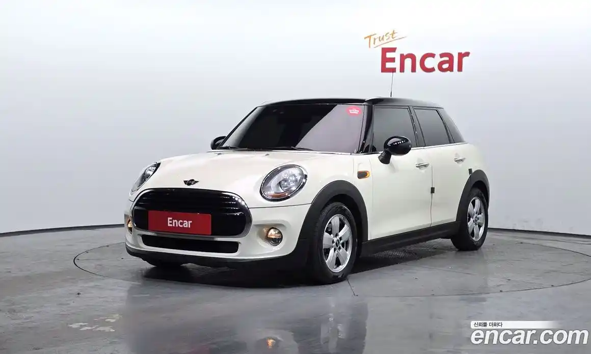 Mini Cooper 2016 1.5 Автомат в Москве № 135911, фото 14