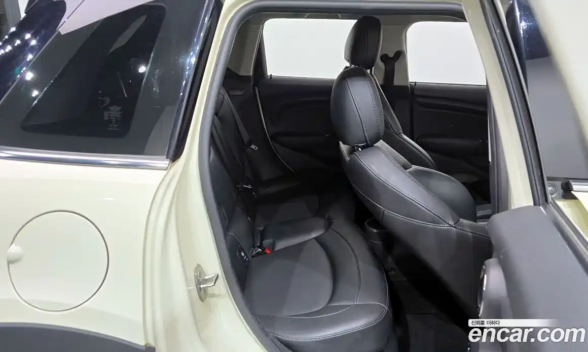 Mini Cooper 2016 1.5 Автомат в Москве № 135911, фото 7