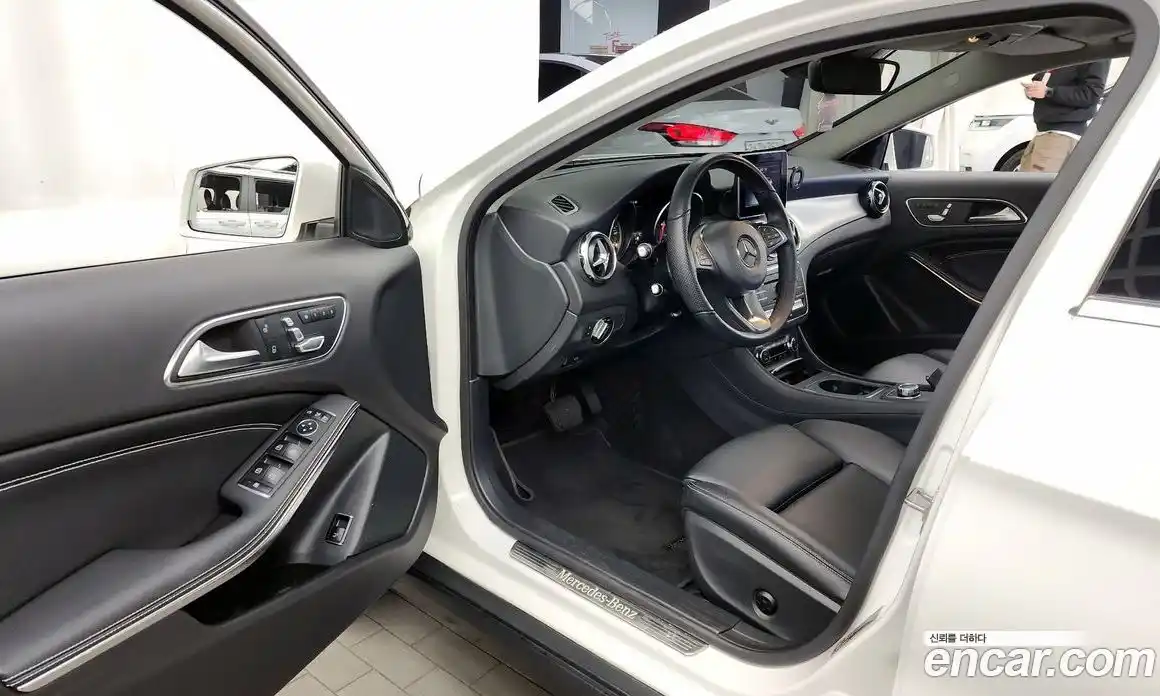 Mercedes-Benz GLA-Class 2019 2.0 Автомат в Москве № 139853, фото 12