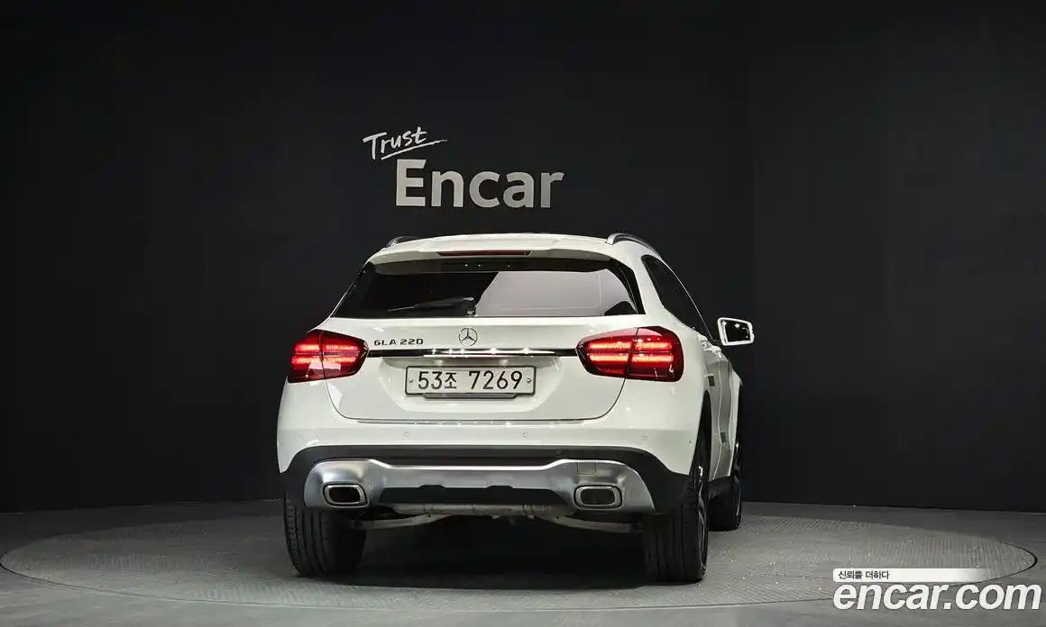 Mercedes-Benz GLA-Class 2019 2.0 Автомат в Москве № 139853, фото 13