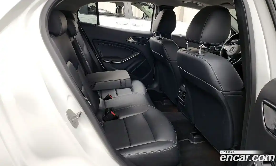 Mercedes-Benz GLA-Class 2019 2.0 Автомат в Москве № 139853, фото 19