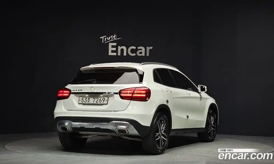 Mercedes-Benz GLA-Class 2019 2.0 Автомат в Москве № 139853, фото 3