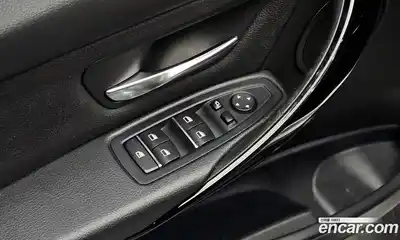 BMW 3-Series 2018 2.0 Автомат в Москве № 159141, миниатюра 9