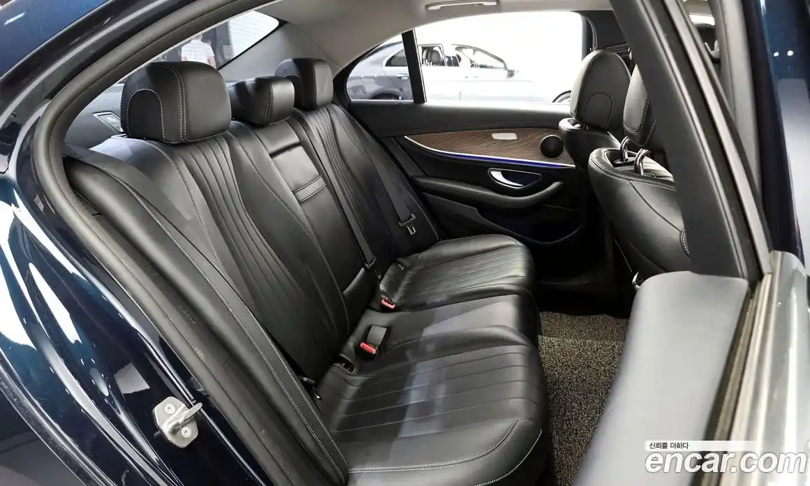 Mercedes-Benz E-Class 2017 1.9 Автомат в Москве № 161643, фото 13