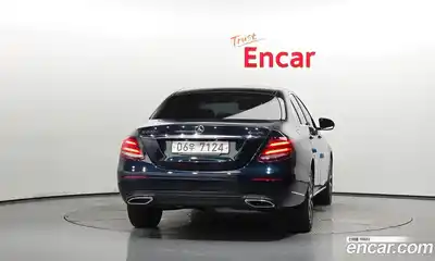 Mercedes-Benz E-Class 2017 1.9 Автомат в Москве № 161643, миниатюра 3