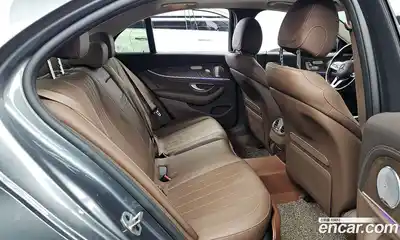 Mercedes-Benz E-Class 2019 2.0 Автомат в Москве № 162098, миниатюра 5