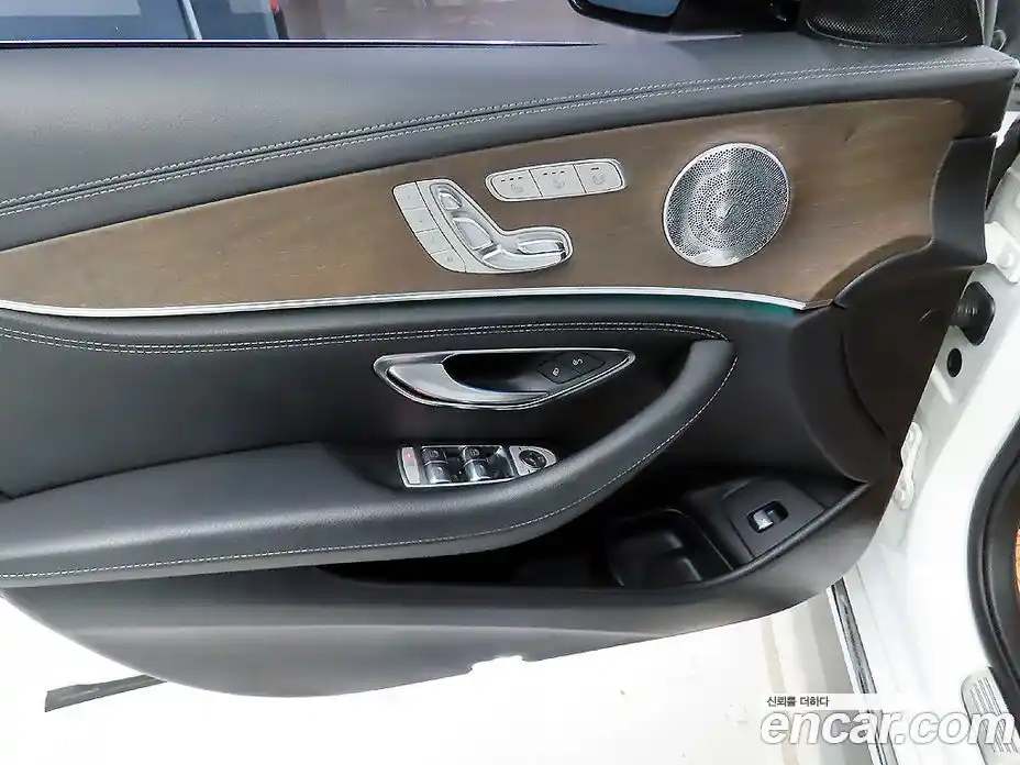 Mercedes-Benz E-Class 2018 2.0 Автомат в Москве № 162107, фото 12