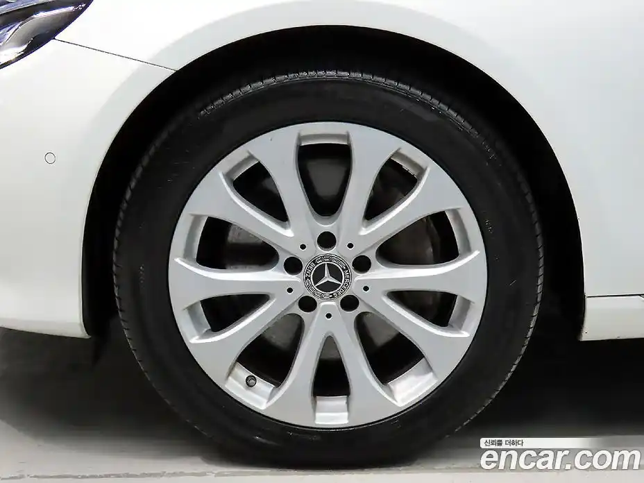 Mercedes-Benz E-Class 2018 2.0 Автомат в Москве № 162107, фото 20