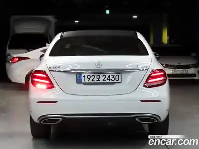 Mercedes-Benz E-Class 2018 2.0 Автомат в Москве № 162107, миниатюра 3