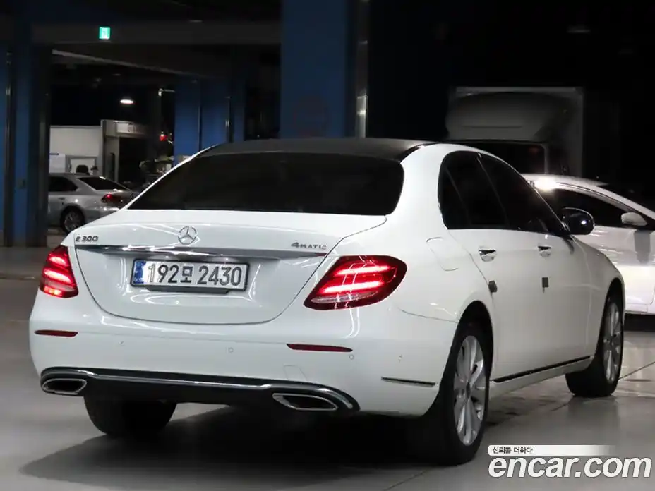 Mercedes-Benz E-Class 2018 2.0 Автомат в Москве № 162107, фото 4