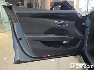 Audi e-tron GT 2023 0.1 Автомат в Москве № 163923, миниатюра 11