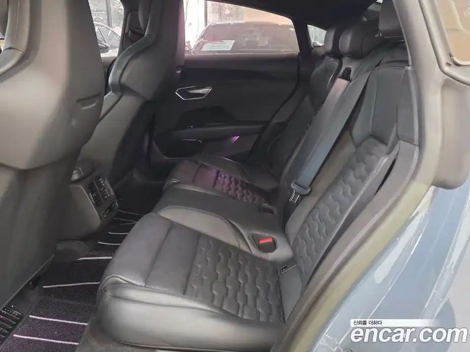 Audi e-tron GT 2023 0.1 Автомат в Москве № 163923, фото 17