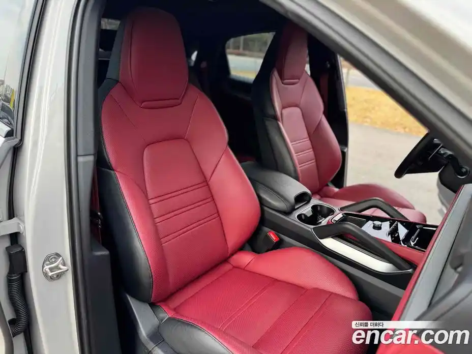 Porsche Cayenne 2024 3.0 Автомат в Москве № 165003, фото 11