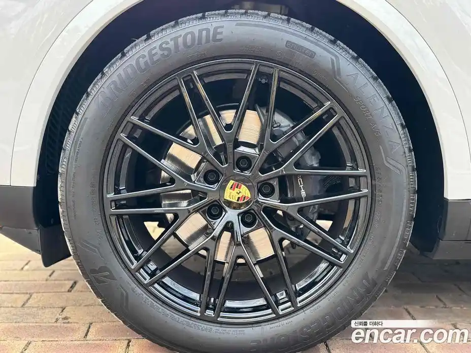 Porsche Cayenne 2024 3.0 Автомат в Москве № 165003, фото 15