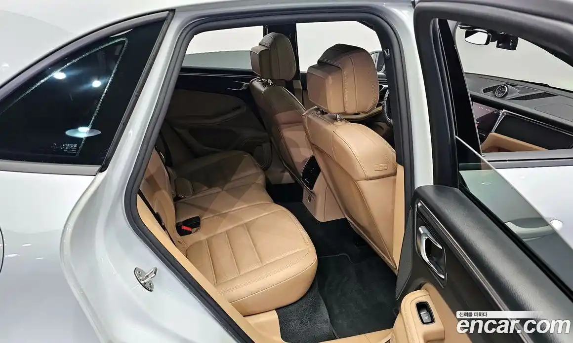 Porsche Macan 2021 2.0 Автомат в Москве № 165318, фото 3