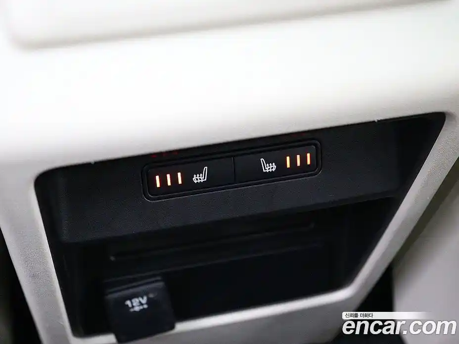 Land Rover Discovery Sport 2017 2.0 Автомат в Москве № 166778, фото 12