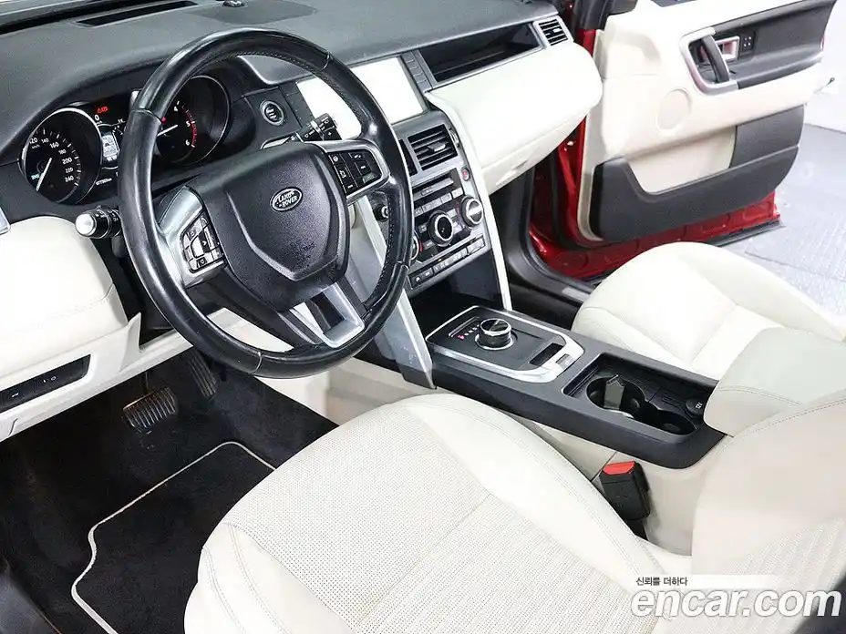 Land Rover Discovery Sport 2017 2.0 Автомат в Москве № 166778, фото 16