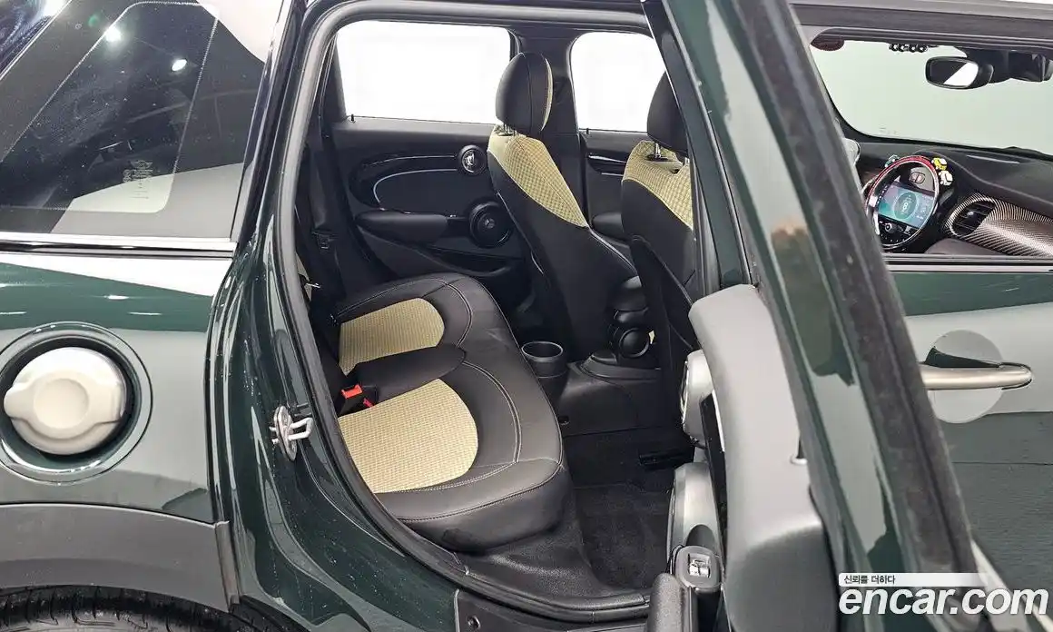 Mini Cooper 2023 2.0 Автомат в Москве № 167049, фото 14