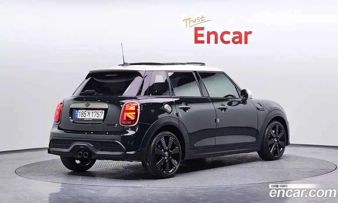 Mini Cooper 2023 2.0 Автомат в Москве № 167049, фото 15