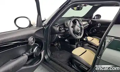 Mini Cooper 2023 2.0 Автомат в Москве № 167049, миниатюра 4